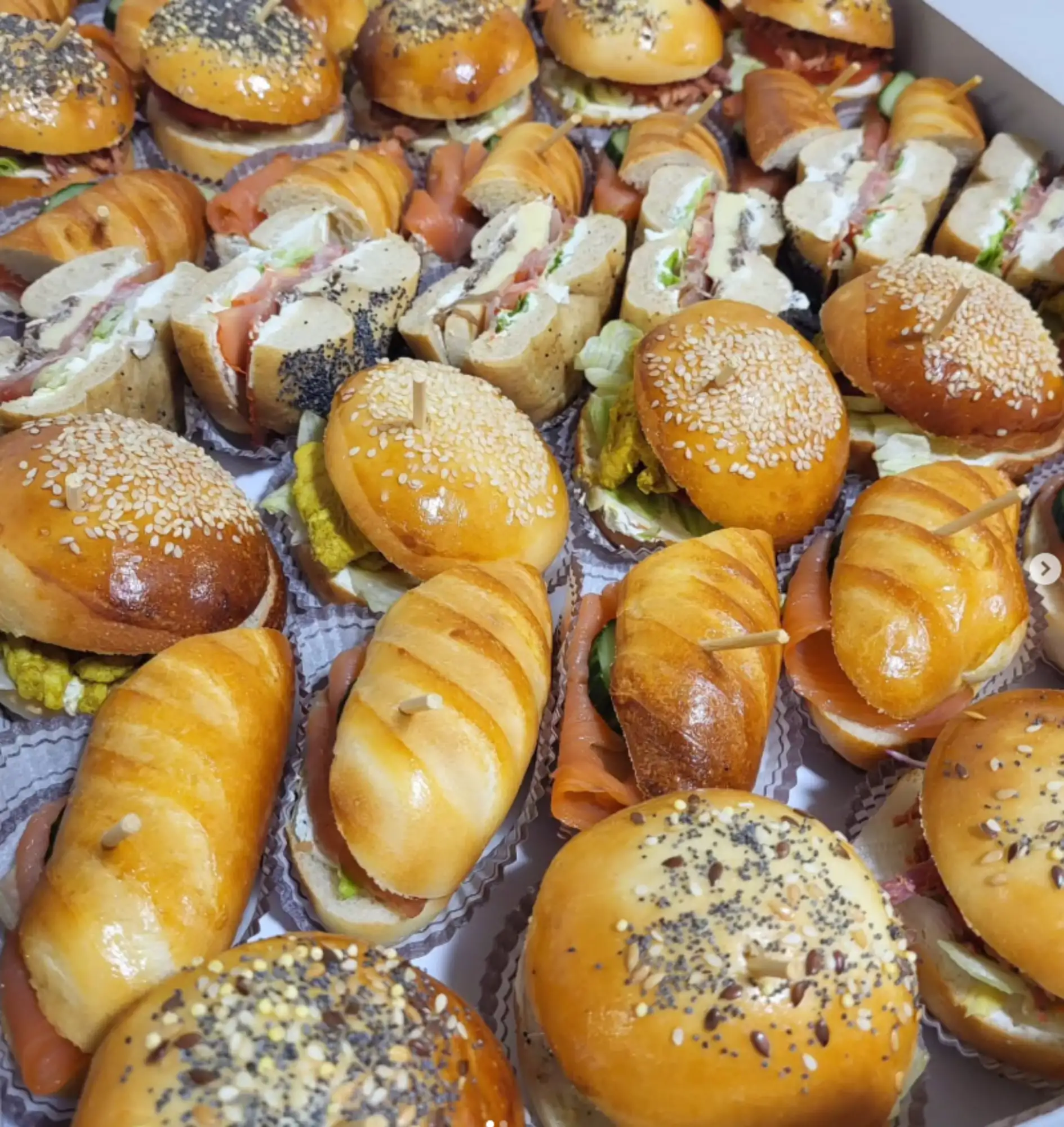 plusieurs bagels recettes différentes l'instant retro, bagels donuts, café, Bonneville